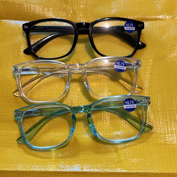Accessories - 3 pairs of readers +2.75